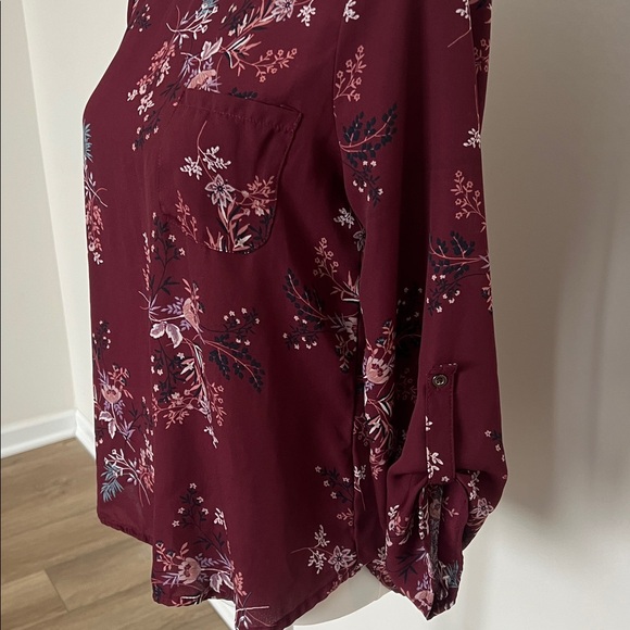 Lily White Floral Blouse - Picture 2 of 3